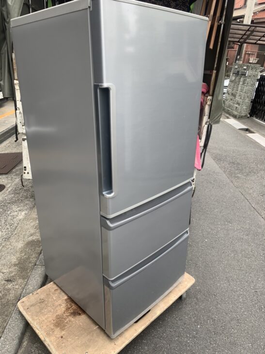 AQUA アクア 3ドア冷蔵庫 ノンフロン ２５５ℓ ２０１２年製 シルバー 