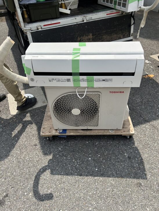 TOSHIBA（東芝）2.2kW ルームエアコン RAS-H221M（W) 2021年製