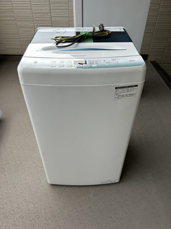 Haier（ハイアール）5.5キロ 全自動洗濯機 JW-U55HK 2022年製