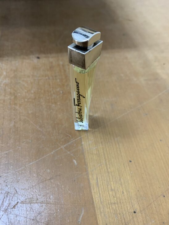 サルヴァトーレフェラガモ プールファム オードパルファム 5ml